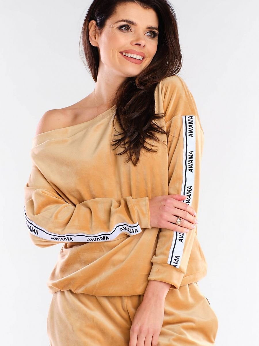 Sweatshirt model 154808 awama