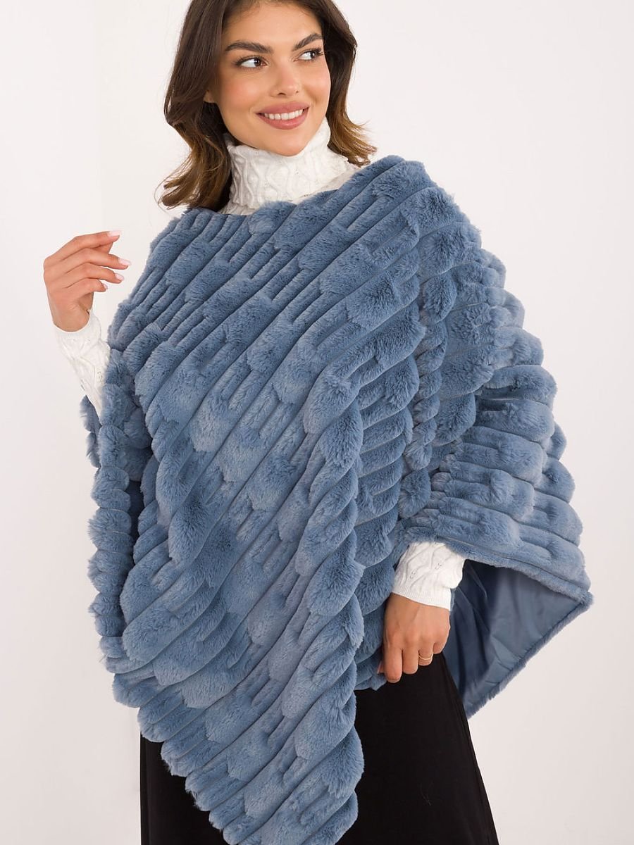 Poncho model 200206 AT