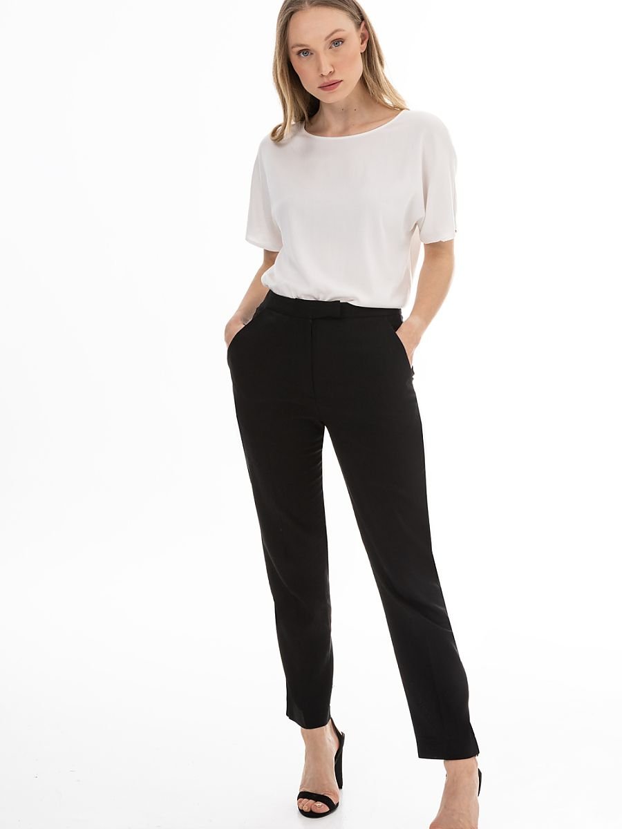 Women trousers model 225297 awama
