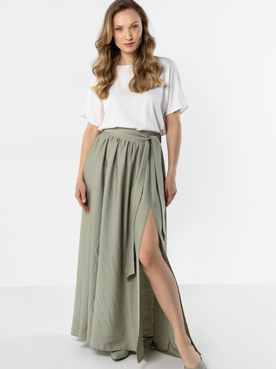 Long skirt model 225331 awama