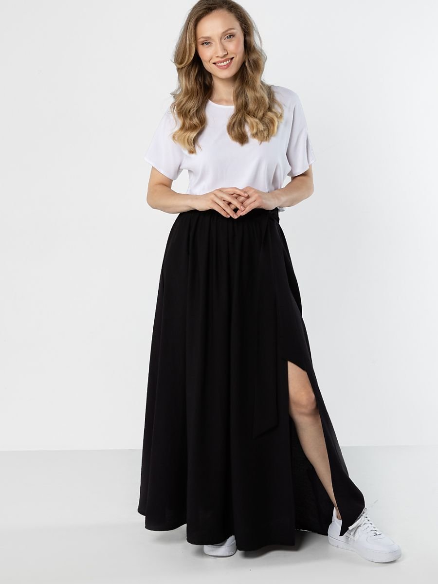 Long skirt model 225334 awama