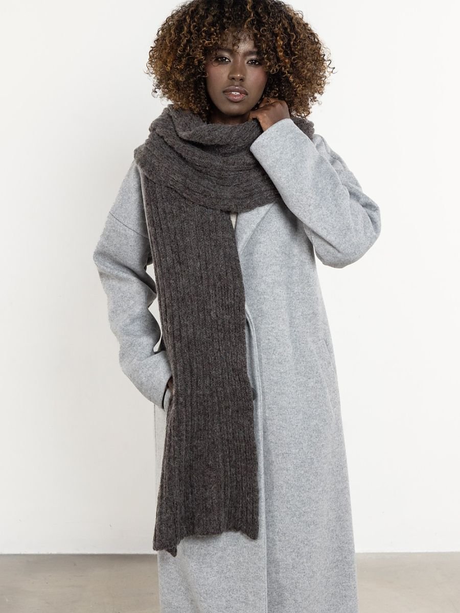 Shawl model 220841 awama
