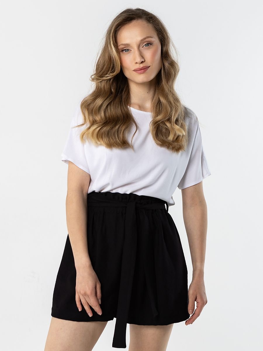 Shorts model 225326 awama
