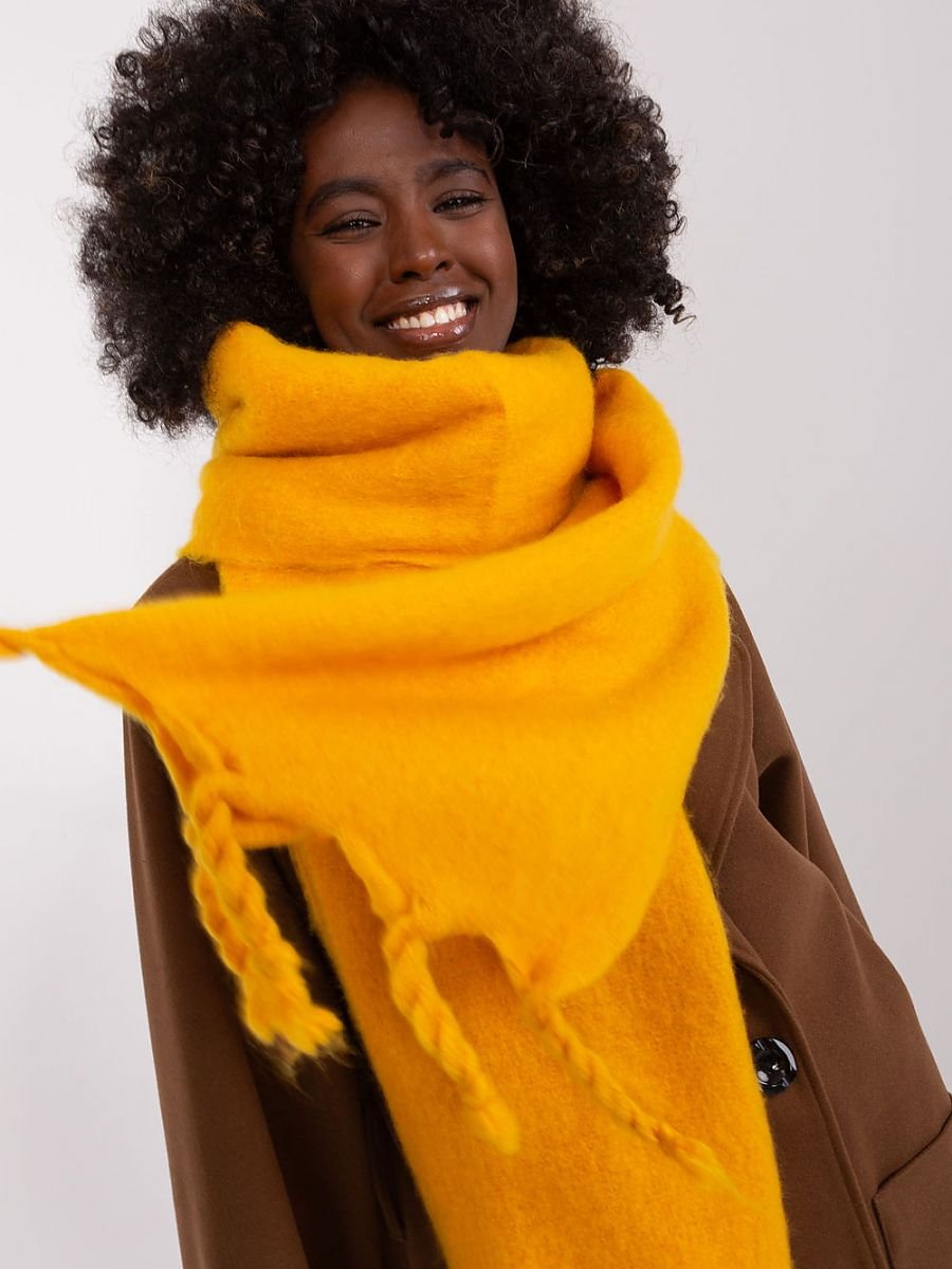Shawl model 190577 AT