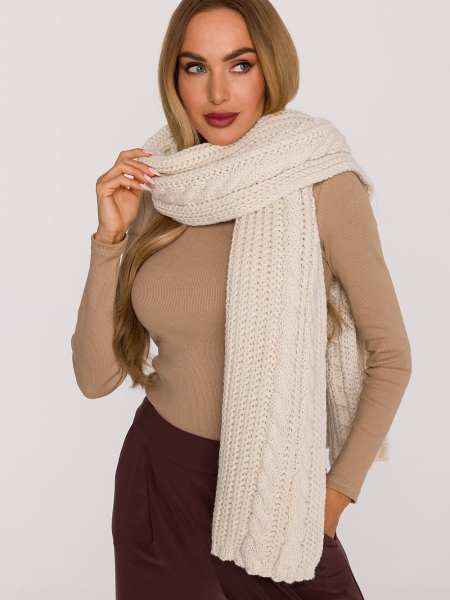 Shawl model 219541 Moe