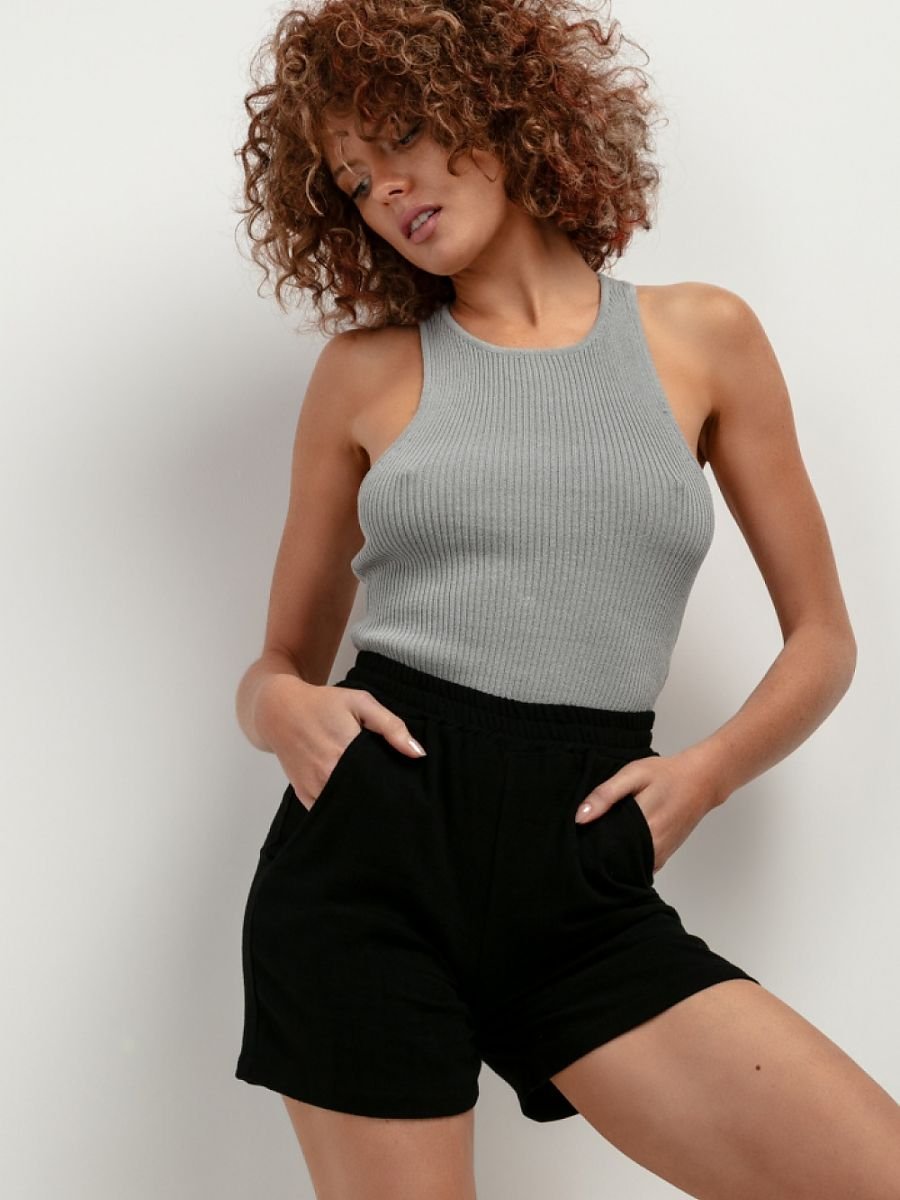Shorts model 198562 Tessita