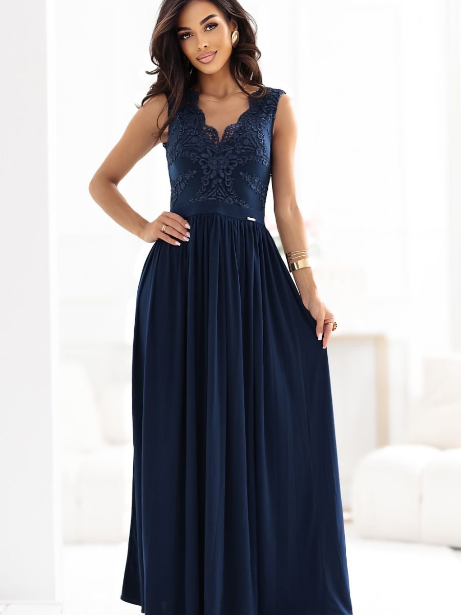 Long dress model 217775 Numoco