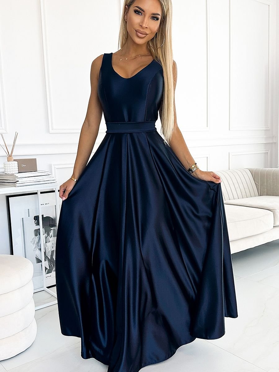 Long dress model 187277 Numoco