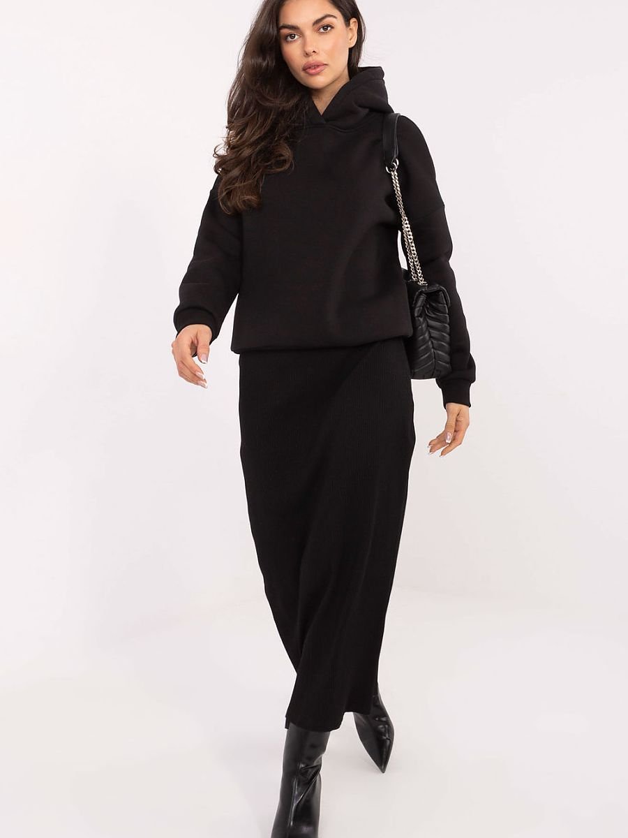 Sweatshirt model 220401 Relevance