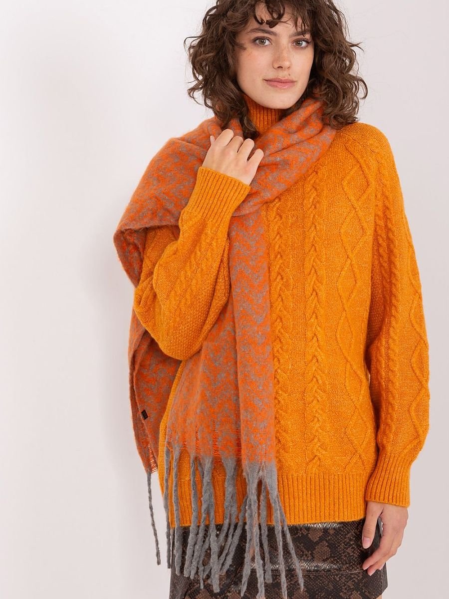 Shawl model 205973 AT