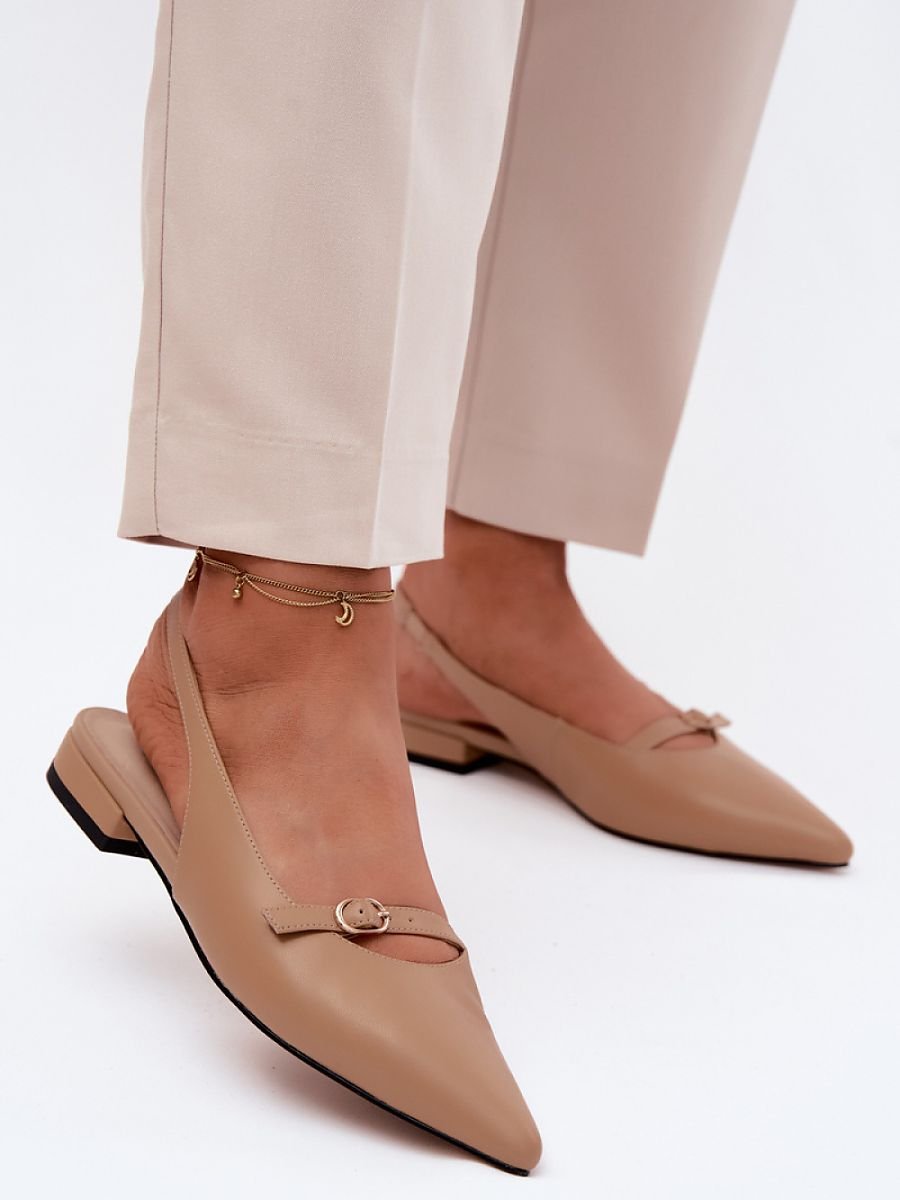 Sandals model 230190 Step in style