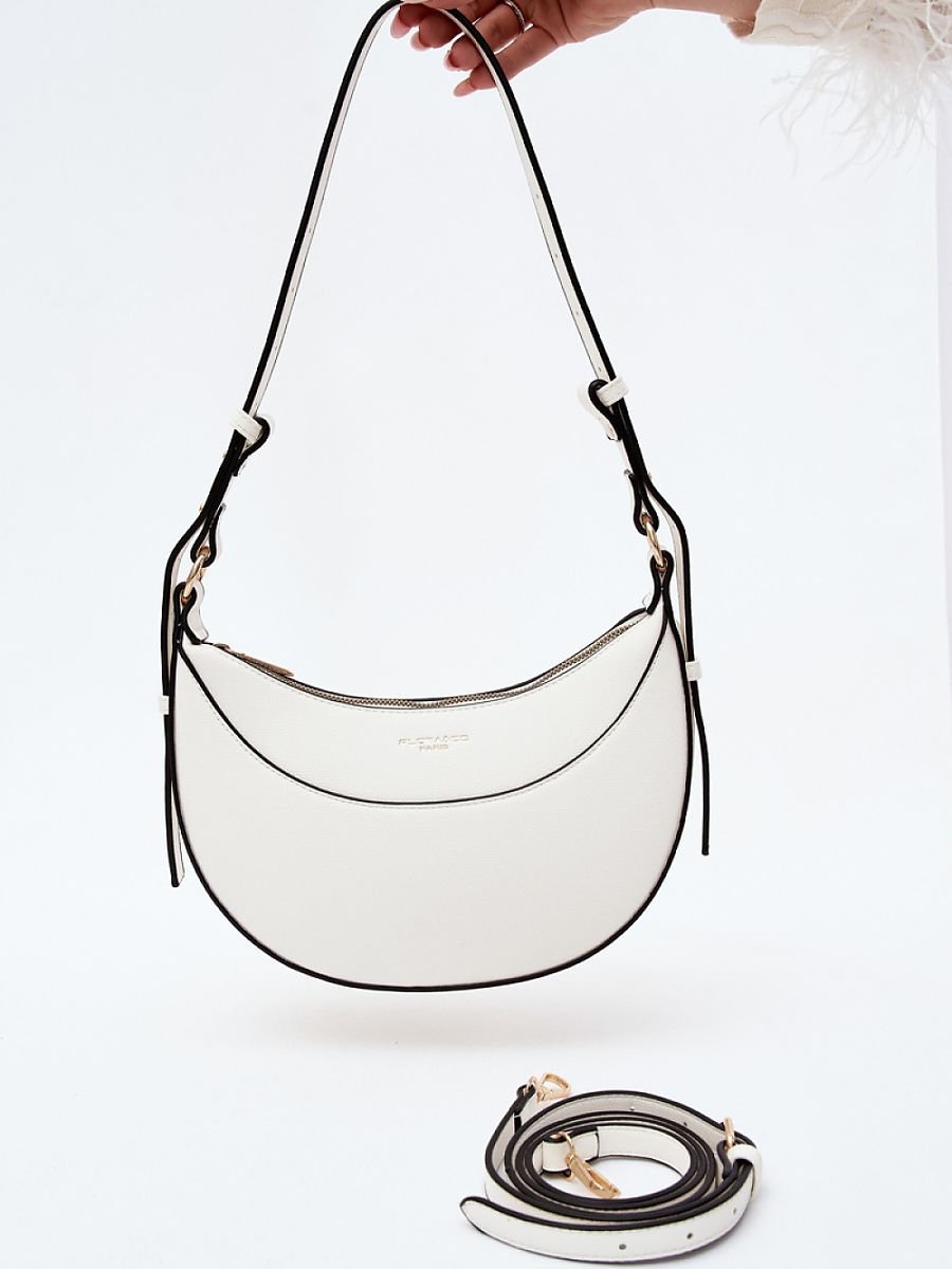 Everyday handbag model 230401 Step in style