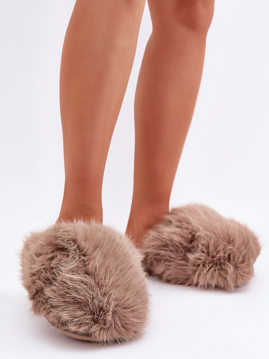 Slippers model 204953 Step in style