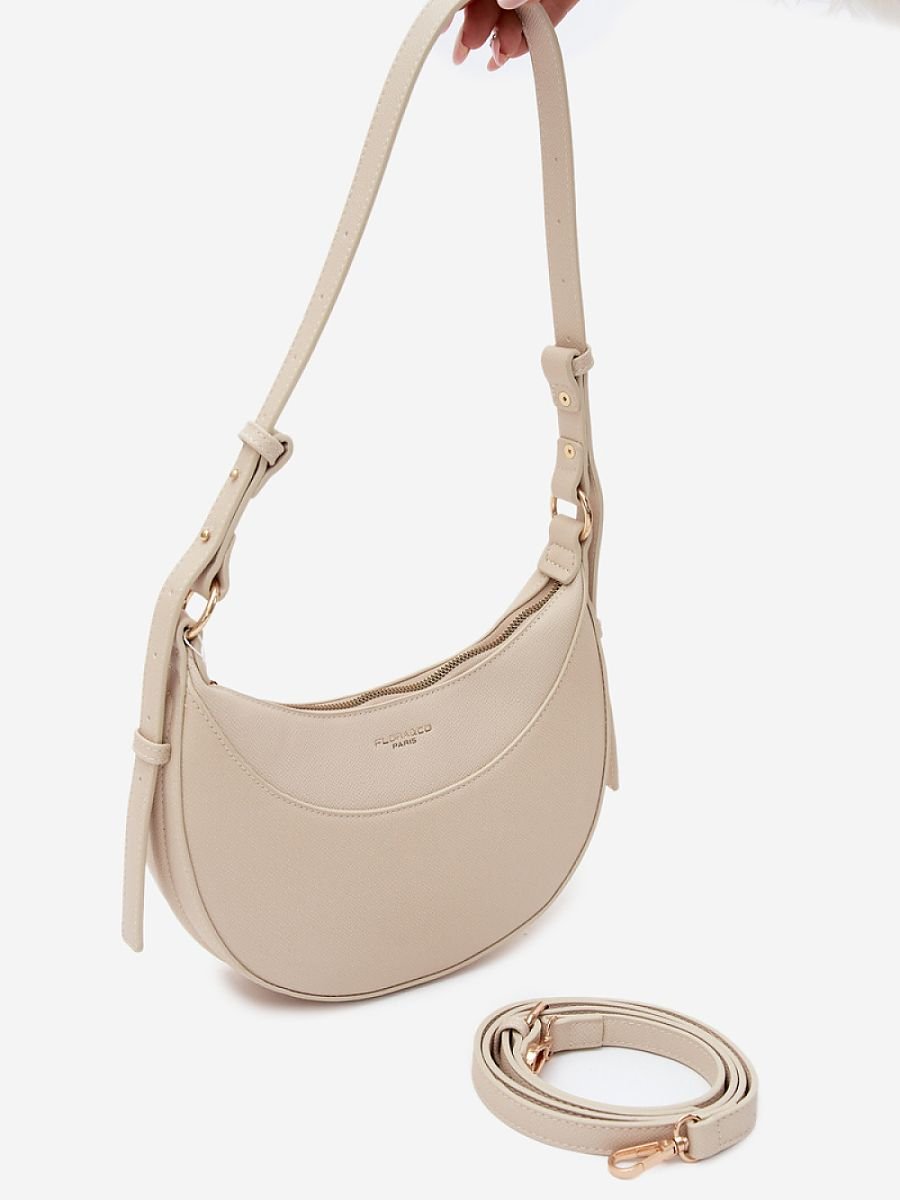 Everyday handbag model 230402 Step in style