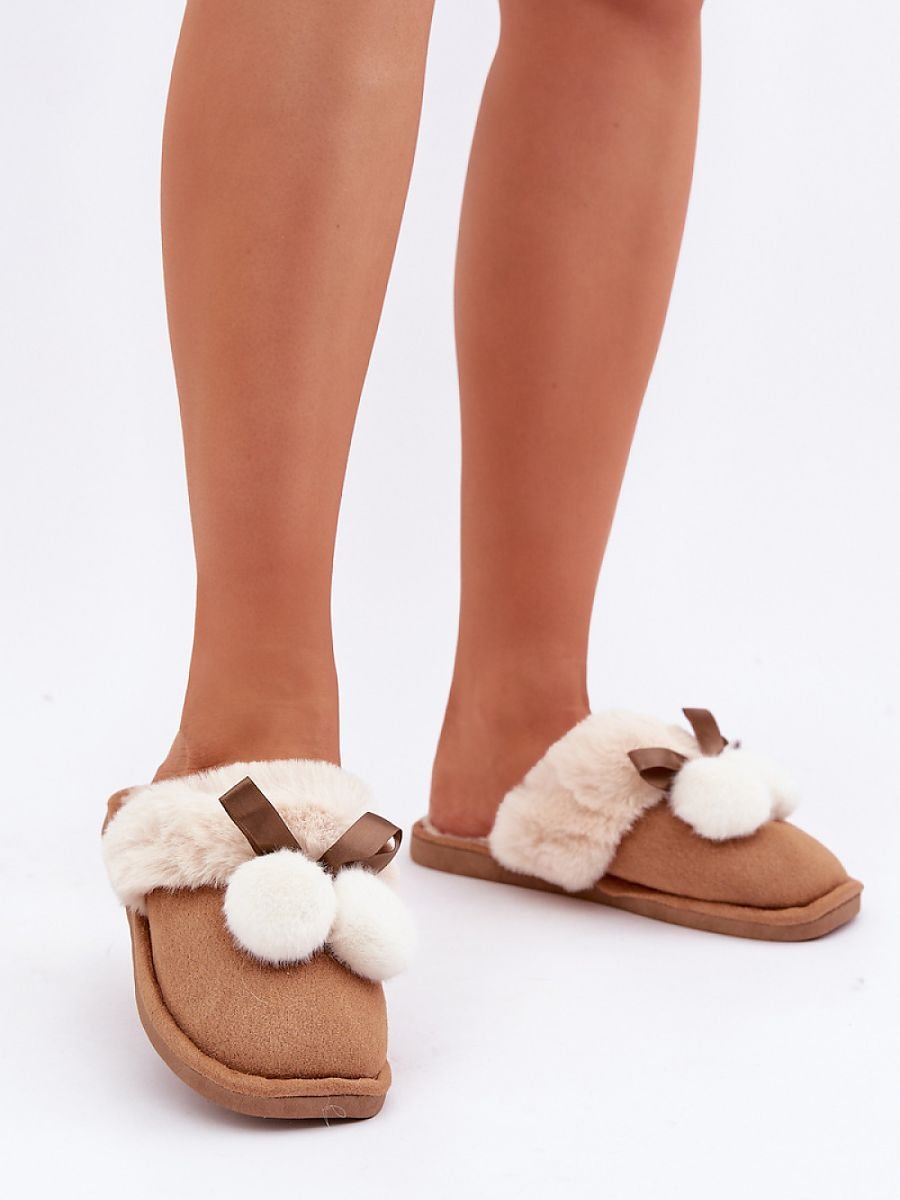 Slippers model 204929 Step in style