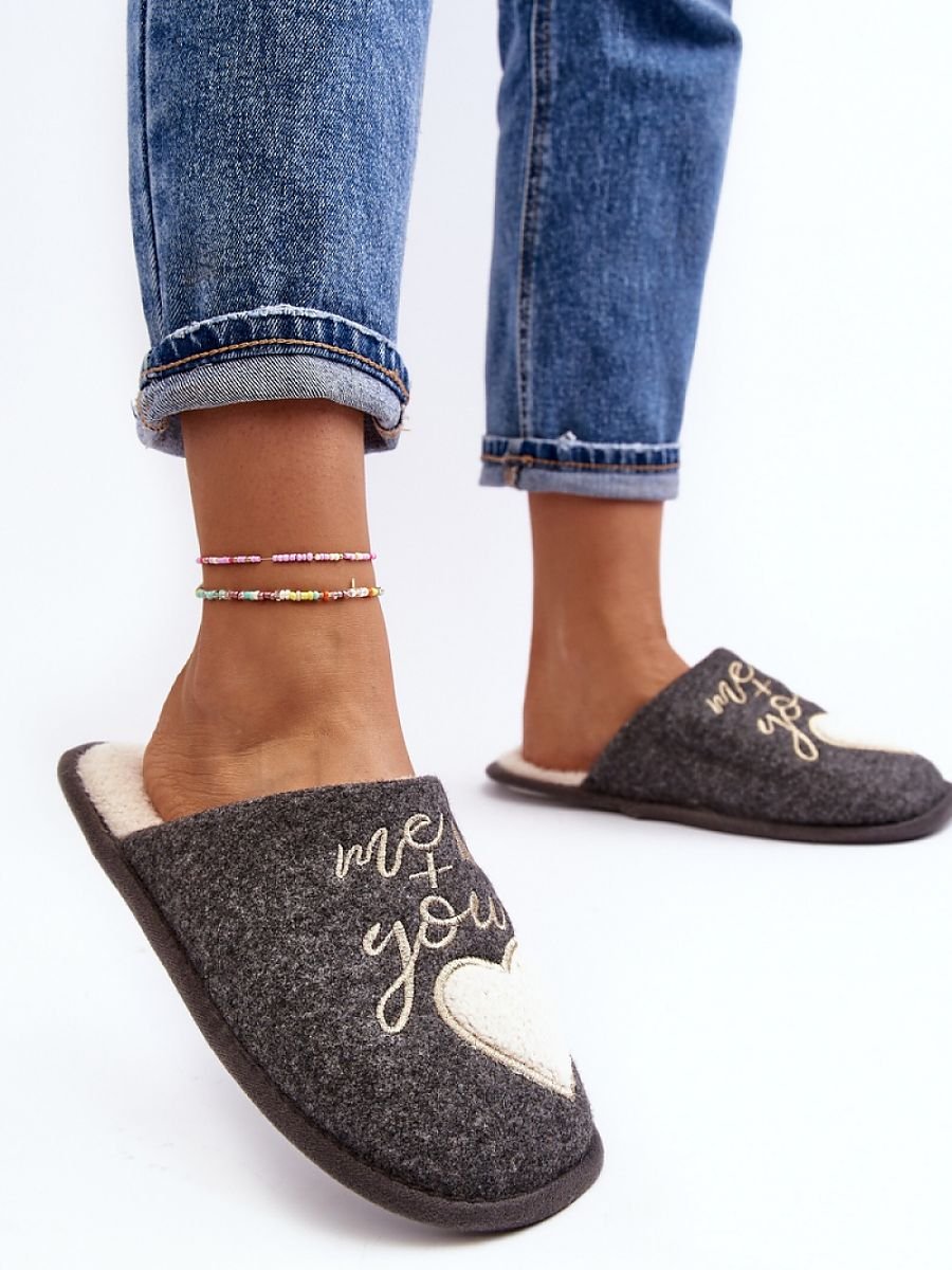 Slippers model 189105 Step in style