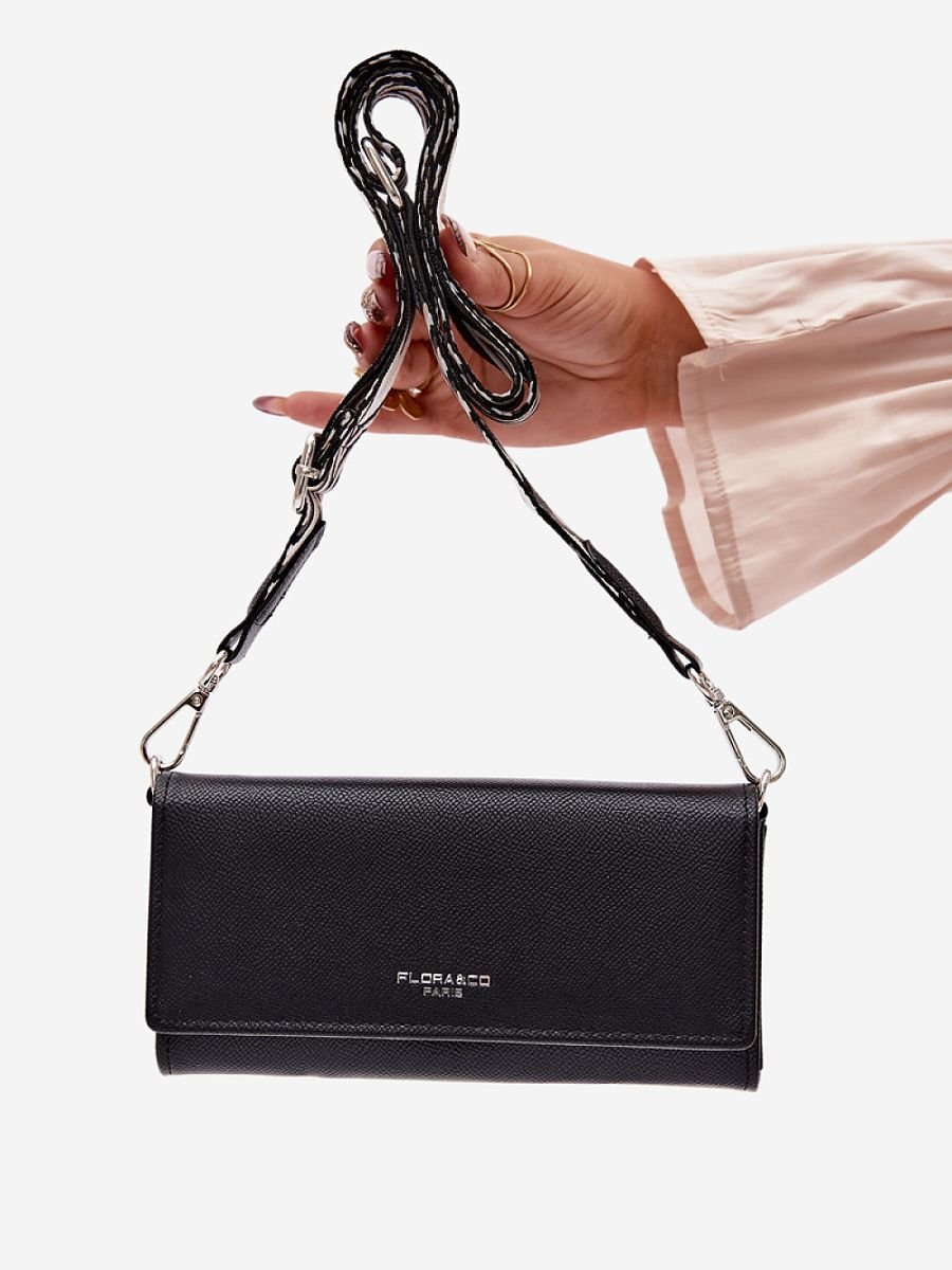 Everyday handbag model 230549 Step in style