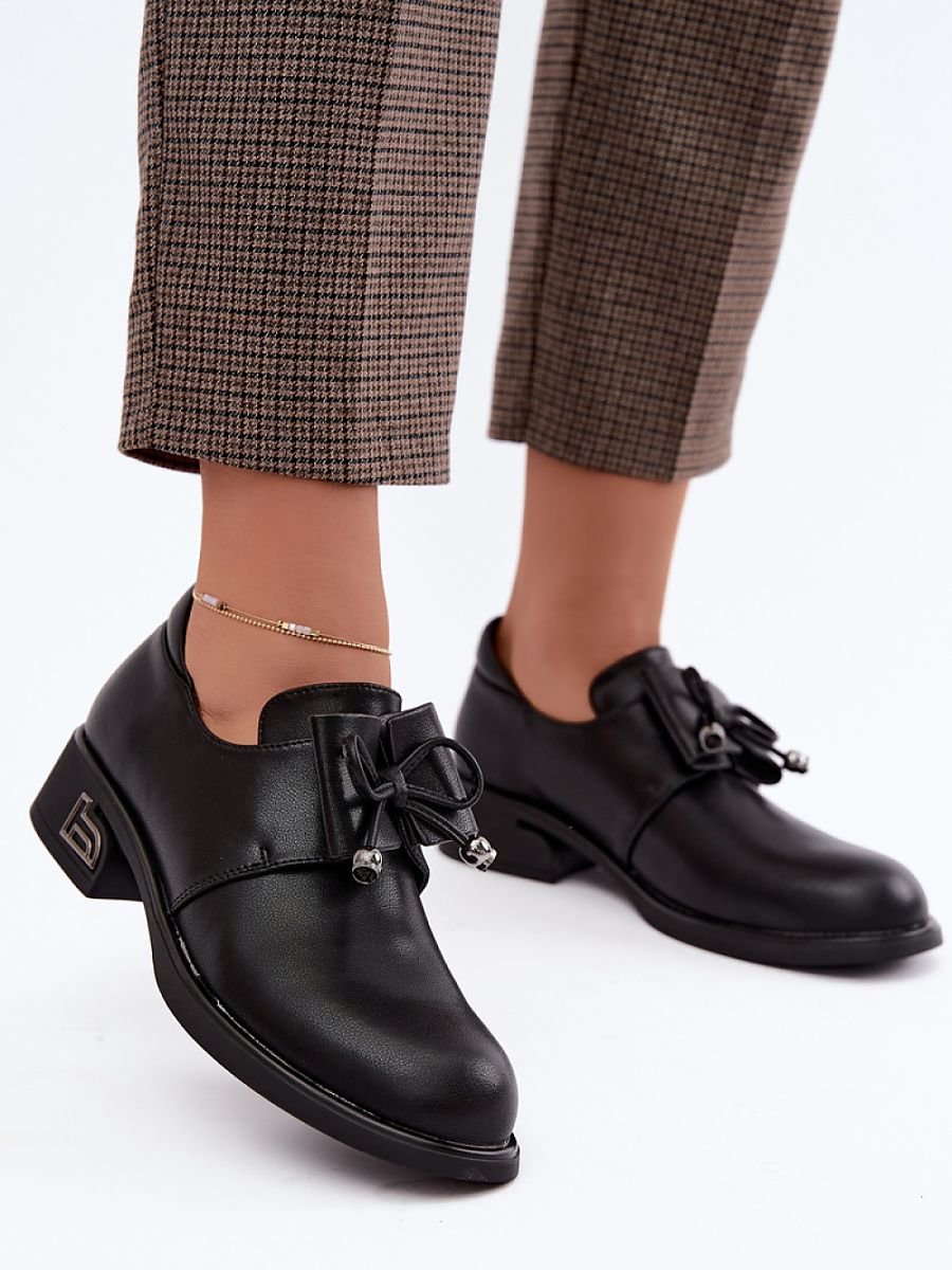 Heeled low shoes model 231182 Step in style