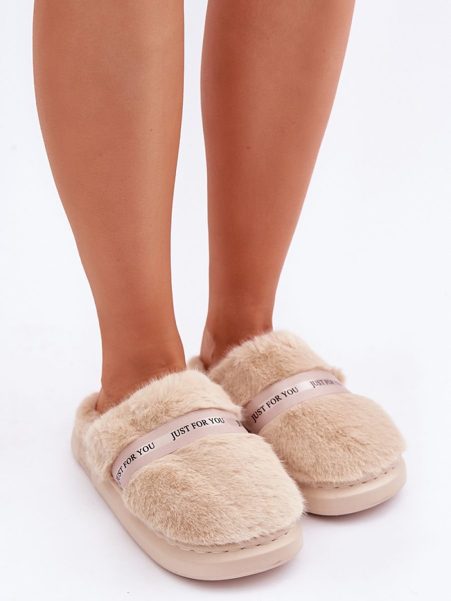 Slippers model 204933 Step in style