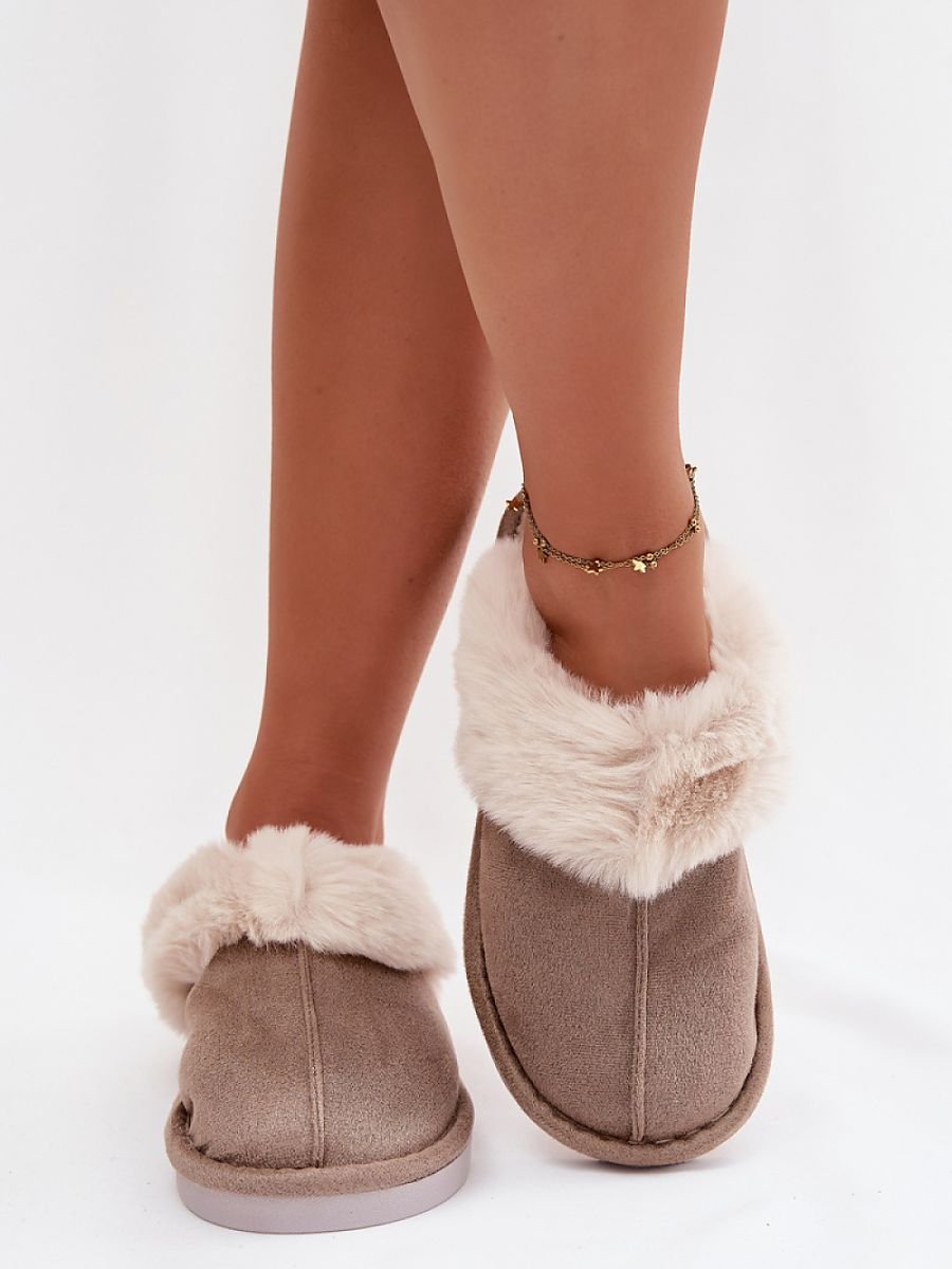 Slippers model 221511 Step in style