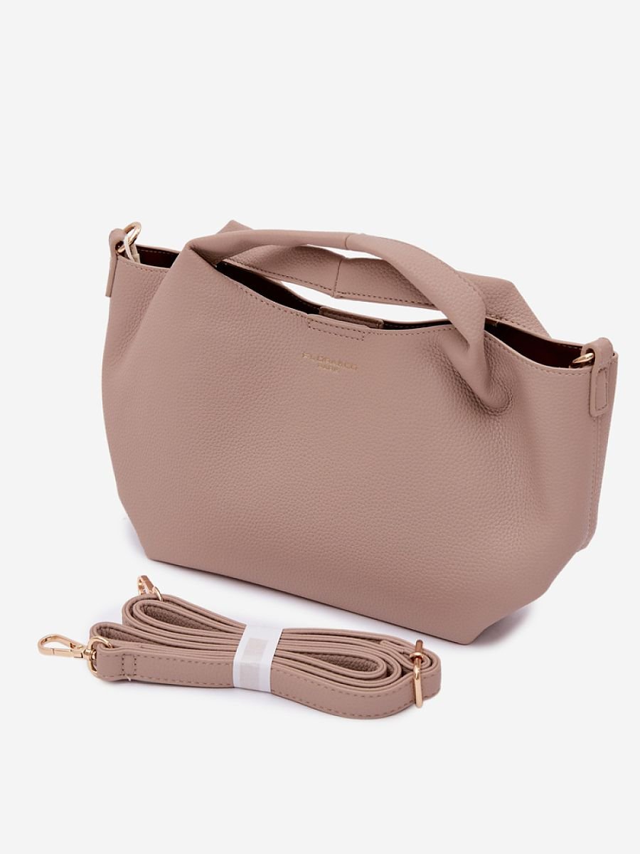 Everyday handbag model 230681 Step in style