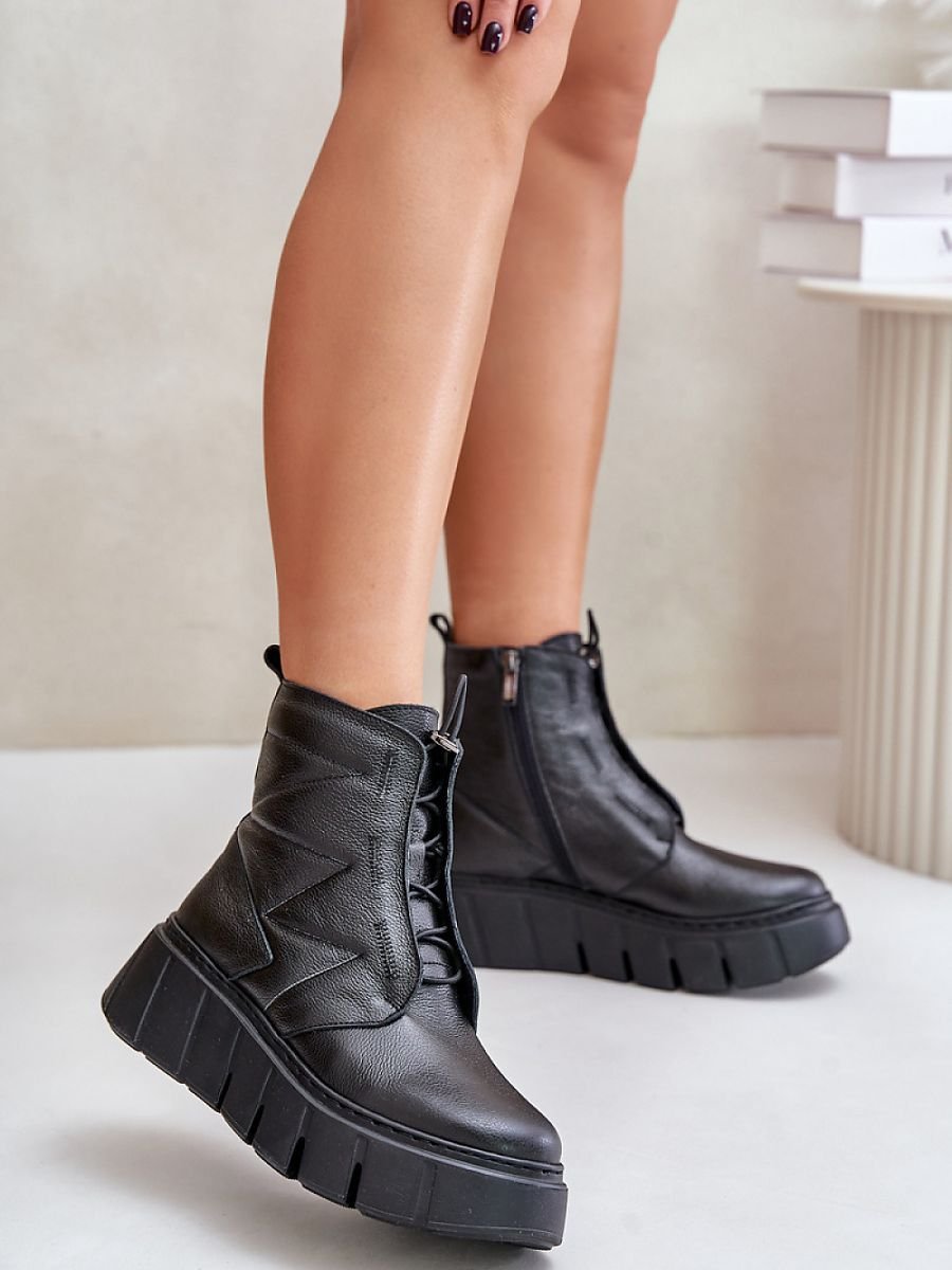 Platform boots model 202821 Step in style