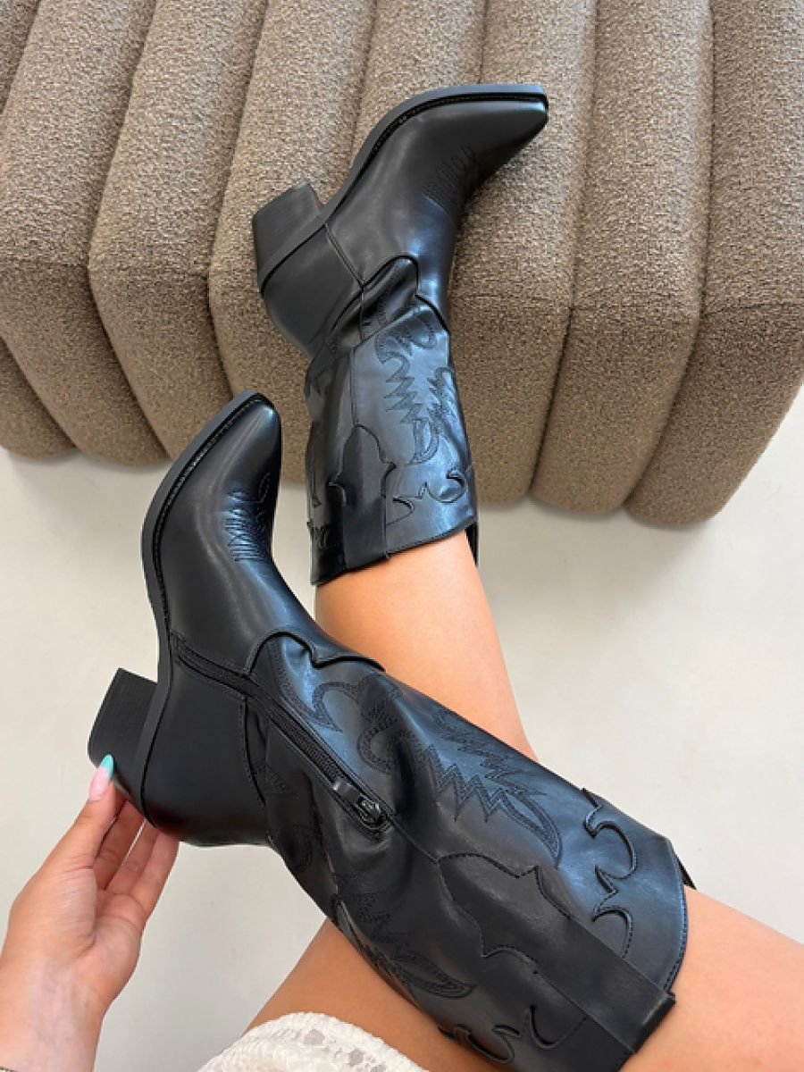 Heel boots model 230961 Step in style