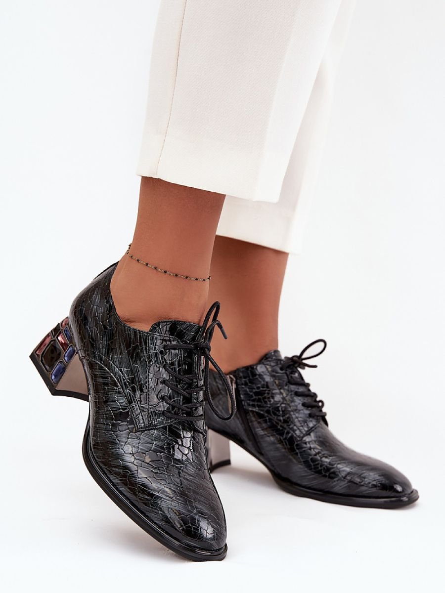 Heeled low shoes model 218694 Step in style