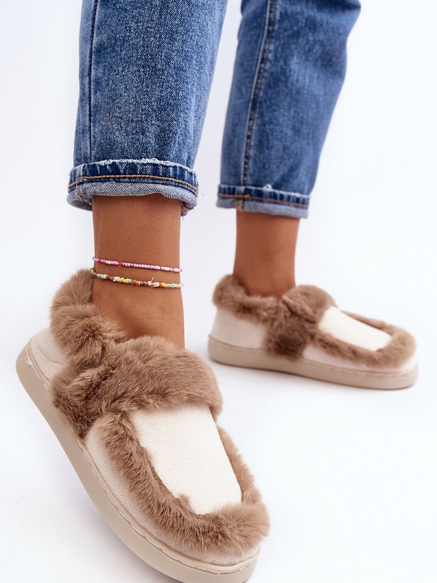 Slippers model 189096 Step in style