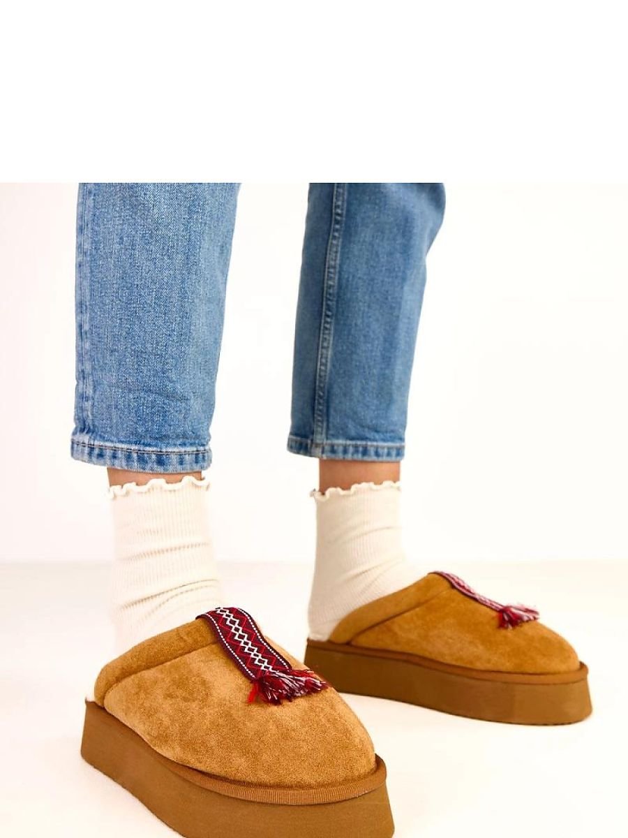 Slippers model 223117 Solea