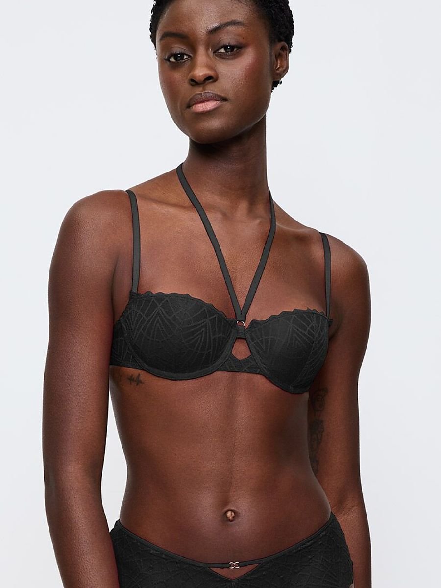 Braceless bra model 229131 Triumph